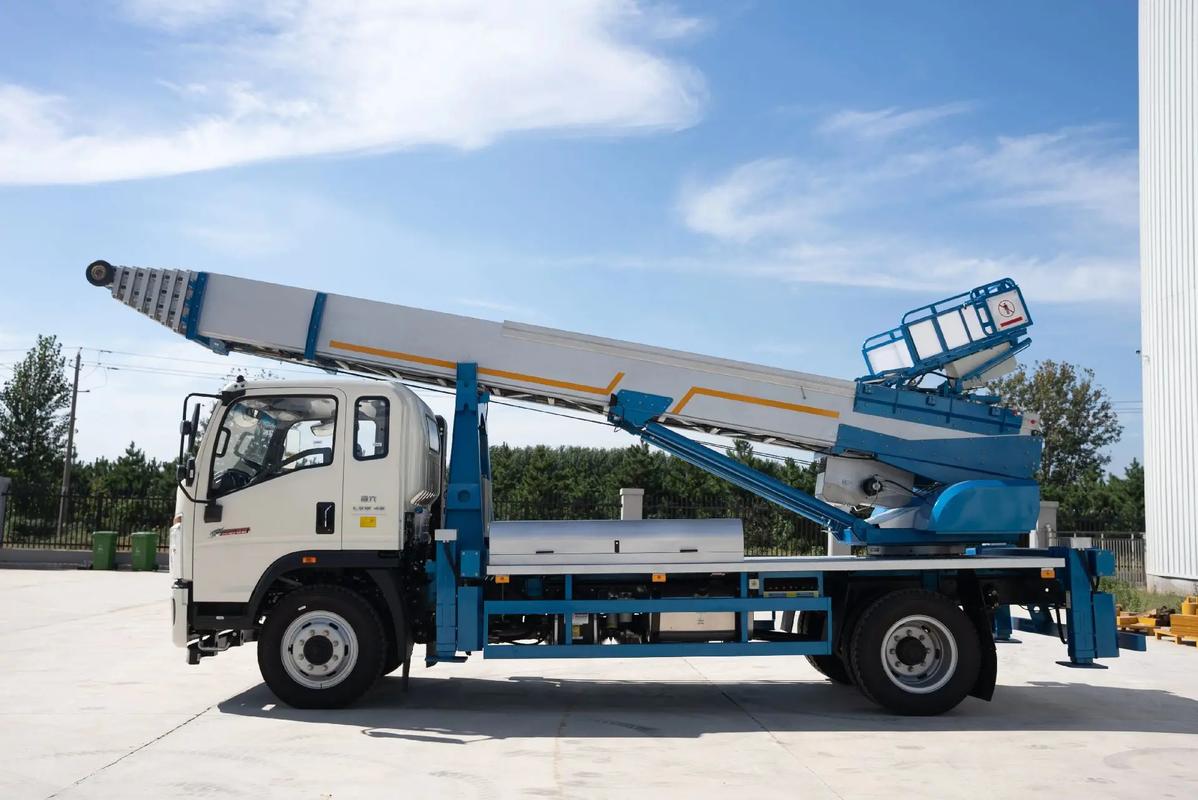 丰城云梯上料车租赁费用